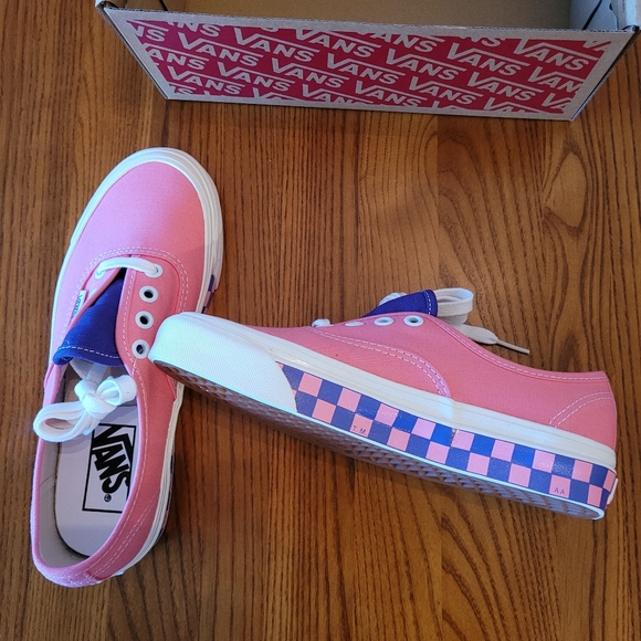 Vans Shoes - Vans pink/purple checkerboard sole shoes, size 6.5 - NEW